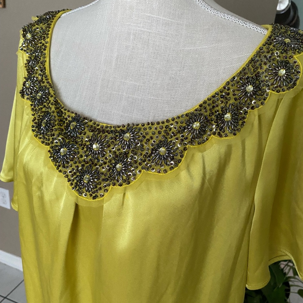 NWOT St John Evening $525 Beaded Sequin Blouse 12 Liquid Satin Silky Chartruese - Picture 11 of 15